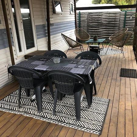 Mobilhome A Frejus A 15 Minute De La Mer Sur Terrain Independant 외부 사진