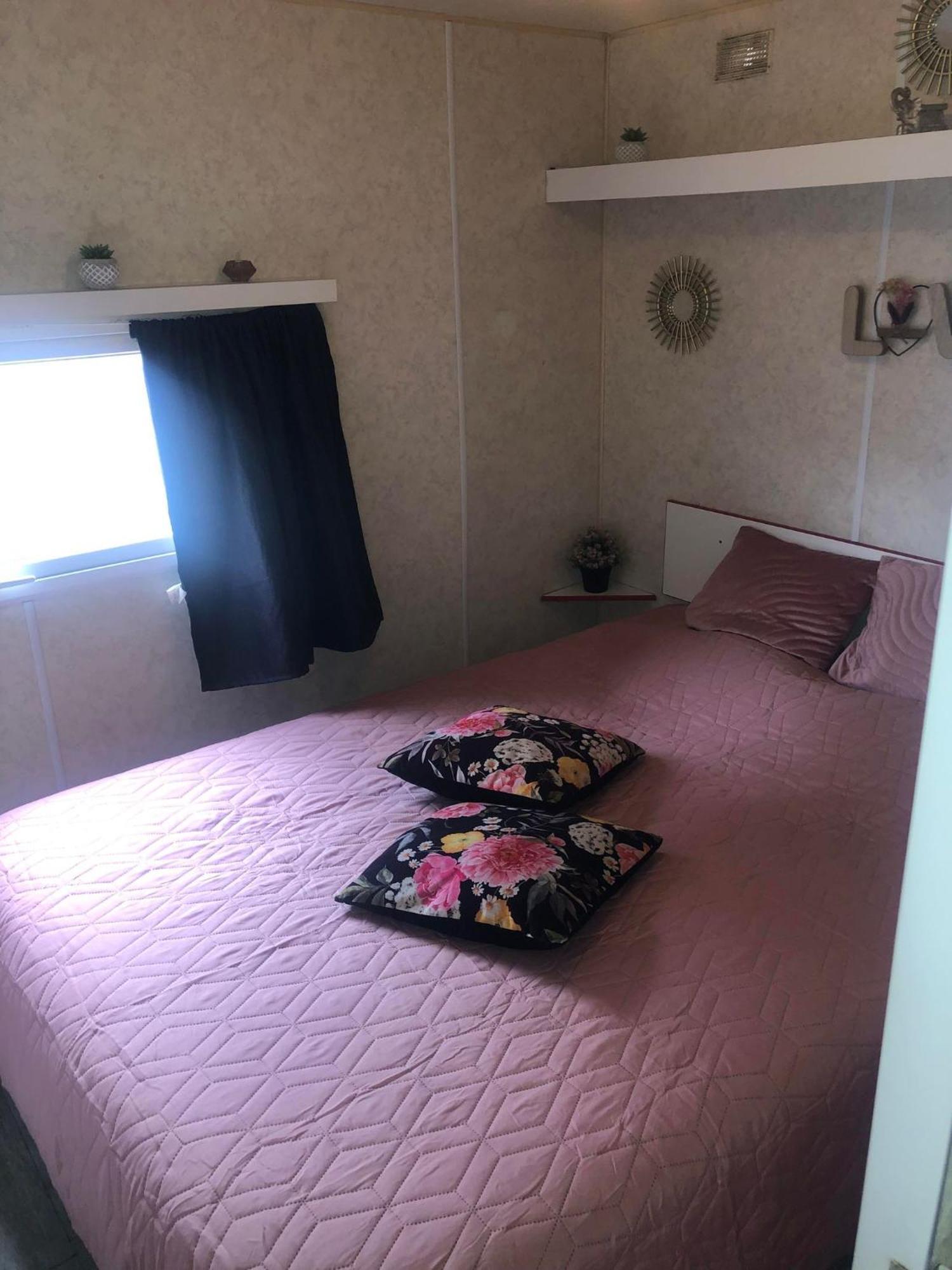 Mobilhome A Frejus A 15 Minute De La Mer Sur Terrain Independant 외부 사진