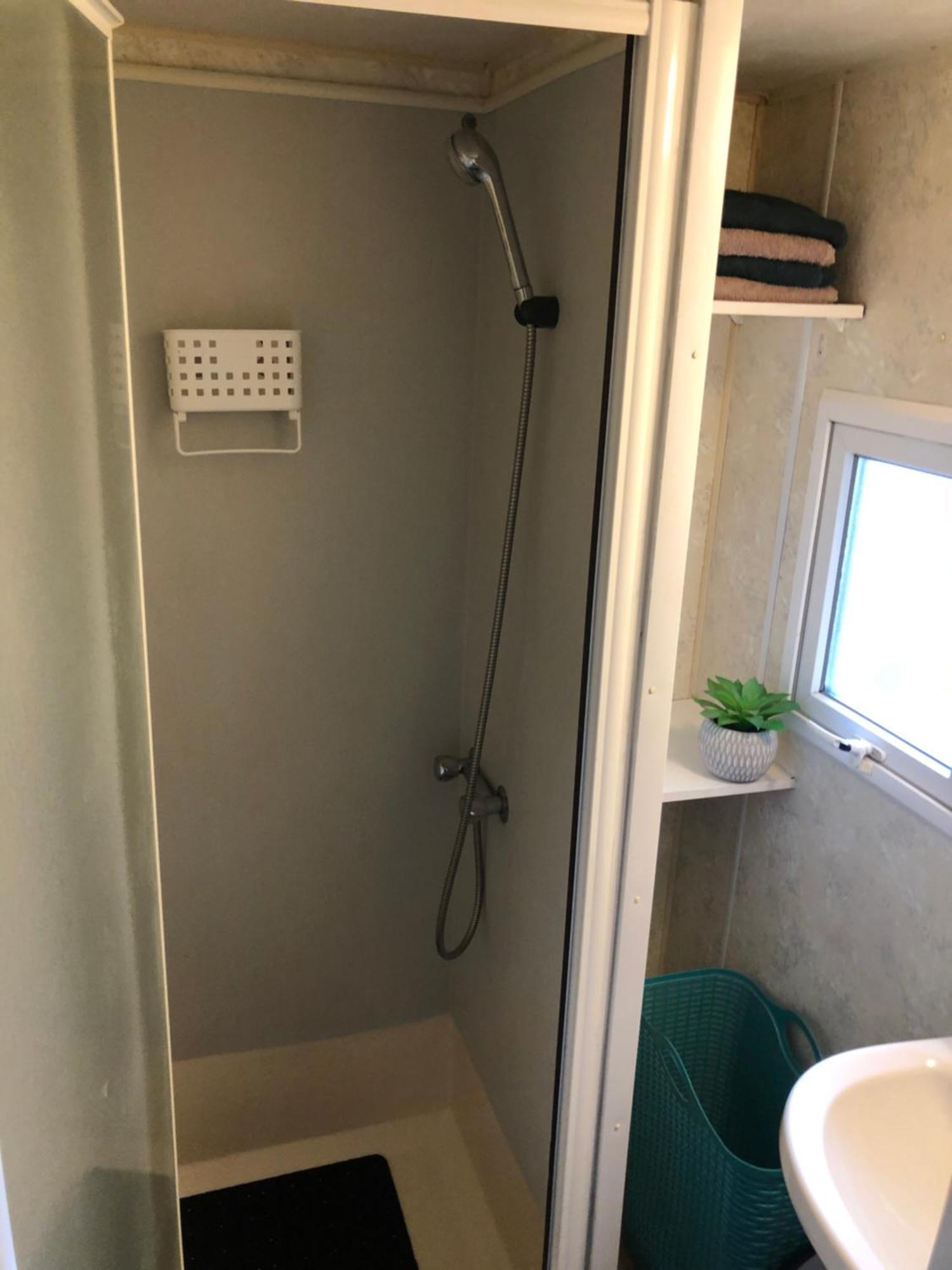 Mobilhome A Frejus A 15 Minute De La Mer Sur Terrain Independant 외부 사진