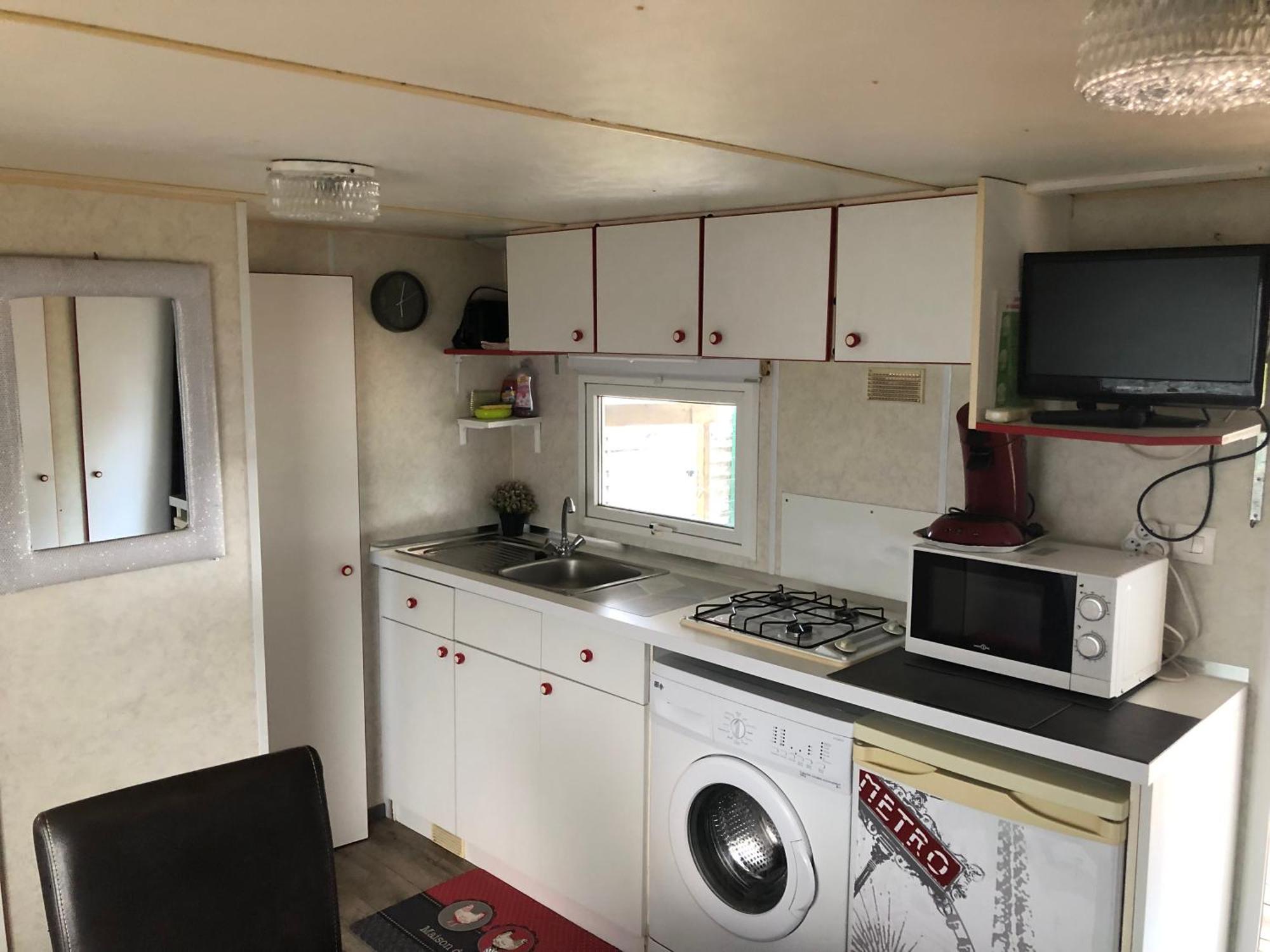 Mobilhome A Frejus A 15 Minute De La Mer Sur Terrain Independant 외부 사진